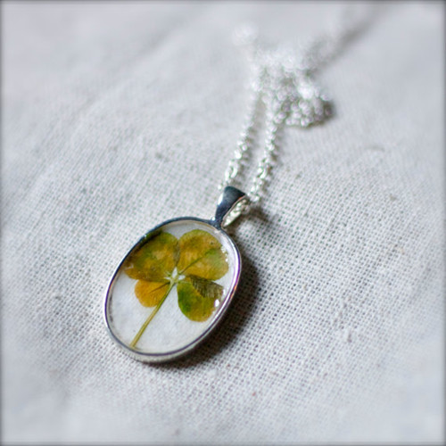 four leave clover necklace